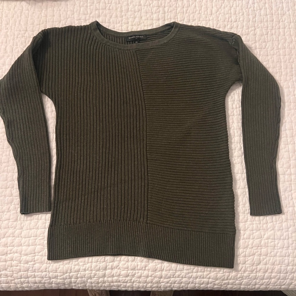 Banana Republic Dark Green Ribbed Women's Sweater